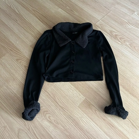 SHEIN Black Faux Fur Cropped Buttoned Long Sleeve Top Large - Picture 1 of 9